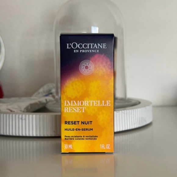 L'OCCITANE Immortelle Reset Night Serum - Purple and Orange